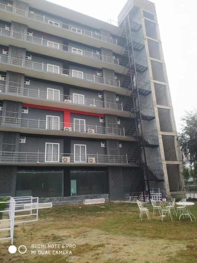 Hotel Aarkay Palace Badarpur Exterior photo