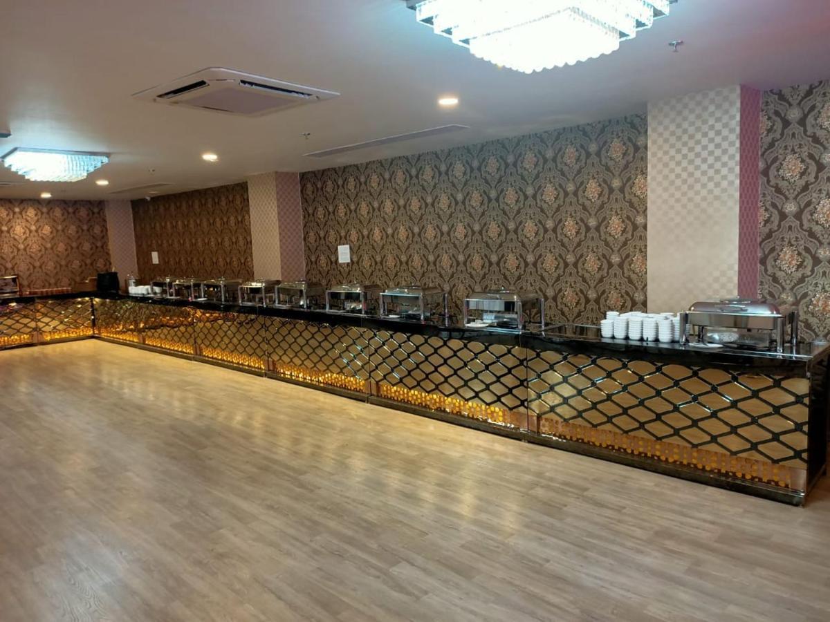 Hotel Aarkay Palace Badarpur Exterior photo