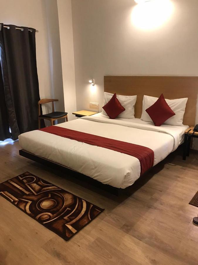 Hotel Aarkay Palace Badarpur Exterior photo