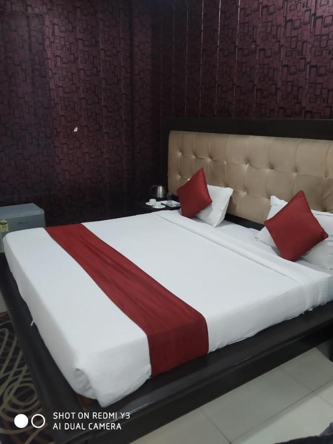 Hotel Aarkay Palace Badarpur Exterior photo